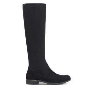 Kozaki Lasocki. Czarne kozaki Lasocki, bez wzorów, bez obcasa, na płaskiej podeszwie, bez zapięcia. Za 167,99 zł.