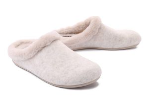 MANITU 320166-81 offwhite, kapcie damskie. Brązowe kapcie Manitu, bez wzorów. Za 199,90 zł.
