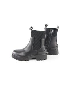 Sixth Sens Botki w kolorze czarnym rozmiar: 38. Czarne botki Sixth Sens, bez wzorów, bez obcasa, bez zapięcia. Za 197,33 zł.