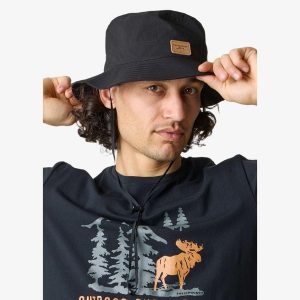 Kapelusz Unisex Lofoten Odzież Rekreacyjna. Zielona kapelusze SWEDEMOUNT, bez wzorów, z materiału, wakacyjne. Za 79,99 zł.