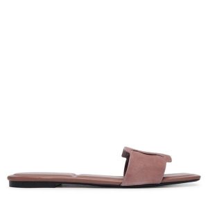 Klapki Calvin Klein. Brązowe klapki Calvin Klein, bez wzorów, bez obcasa. Za 409,99 zł.