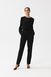 Czarny Elegancki Kombinezon z Łezką w Dekolcie. Czarne kombinezony MOE, l, bez wzorów, z elastanu, eleganckie, bez kołnierzyka, bez ramiączek. Za 306,00 zł.