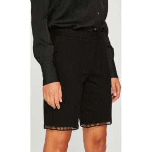 Tommy Hilfiger - Szorty. Szorty marki TOMMY HILFIGER. W wyprzedaży za 239,90 zł.