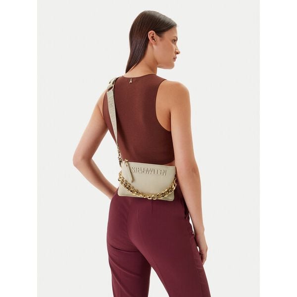 Torebka Steve Madden. Białe torebki klasyczne Steve Madden, bez wzorów, bez dodatków. Za 341,99 zł.