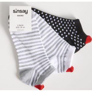Wzorzyste stopki - Czarny. Skarpetki marki Sinsay. Za 9,99 zł.
