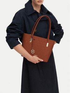 MEXX Torebka CEO-MEXX-X-007-10 Brązowy jasny. Brązowe torebki klasyczne Mexx, bez wzorów, ze skóry, bez dodatków. Za 119,99 zł.