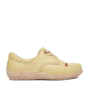 Półbuty Go Soft. Żółte półbuty Go Soft, bez wzorów, bez obcasa, na płaskiej podeszwie, bez zapięcia. Za 219,99 zł.