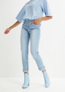 Dżinsy ze stretchem, Straight, mid waist. Niebieskie jeansy bonprix, bez wzorów, z jeansu. Za 109,99 zł.