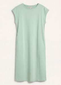 Sukienka T-shirtowa z grubej bawełny organicznej. Zielone sukienki bonprix, bez wzorów, z bawełny, eleganckie, bez kołnierzyka, bez ramiączek. Za 47,99 zł.