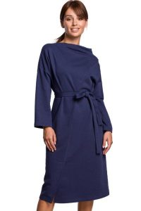 Bawełniana sukienka dzianinowa z paskiem asymetryczny dekolt niebieska. Niebieskie sukienki Sukienki.shop, do pracy, na jesień, xl, bez wzorów, z bawełny, biznesowe, z asymetrycznym kołnierzem, bez ramiączek, asymetryczne. Za 319,00 zł.
