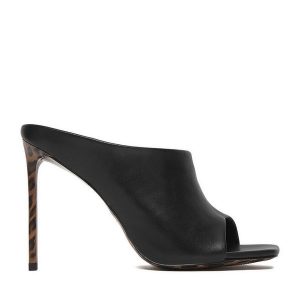 Klapki Eva Minge. Czarne klapki Eva Minge, bez wzorów, bez obcasa. Za 449,99 zł.