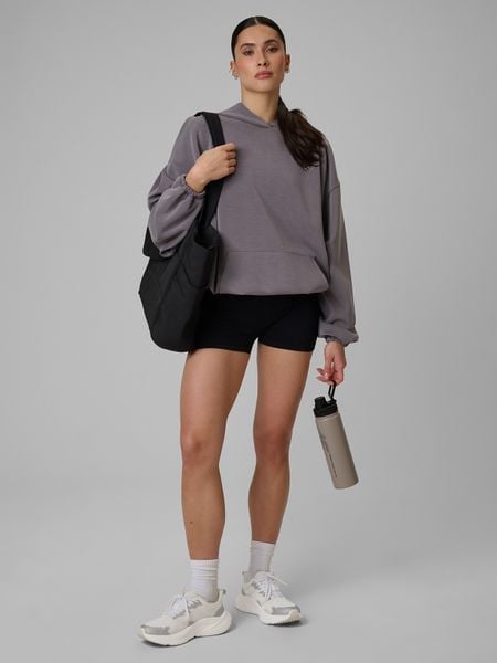 4F Legginsy krótkie treningowe bezszwowe damskie - czarne XS/S. Czarne legginsy 4f, bez wzorów, ze skóry, z podwyższonym stanem, krótkie. Za 79,99 zł.