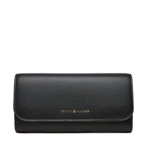 Portfel Tommy Hilfiger. Czarne portfele TOMMY HILFIGER, bez wzorów. Za 209,99 zł.