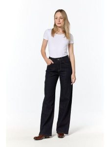Tamba Dżinsy - Flared fit - w kolorze czarnym rozmiar: 38. Czarne jeansy Tamba, bez wzorów. Za 184,02 zł.