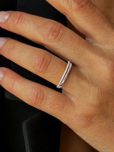 OR Carats Złoty pierścionek z diamentami rozmiar: 50. Szare pierścionki OR Carats, z diamentem, złote. Za 944,42 zł.