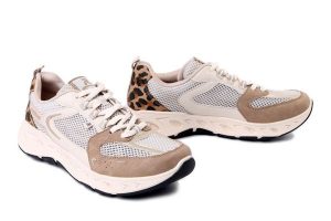 RIEKER M6501-60 beige, półbuty damskie. Brązowe półbuty Rieker, na lato, bez wzorów, bez obcasa, bez zapięcia. Za 389,90 zł.