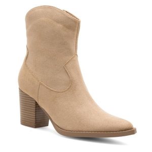 Kowbojki DeeZee. Brązowe botki DeeZee, bez wzorów, bez obcasa, na słupku, bez zapięcia. Za 99,99 zł.