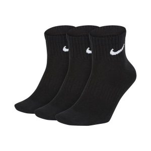 Skarpetki treningowe Nike Everyday Lightweight Ankle 3 pack do kostki. Czarne skarpetki Nike, bez wzorów, z bawełny. Za 49,90 zł.
