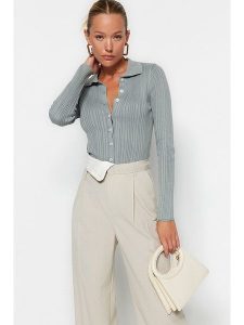 Trendyol Kardigan w kolorze szarym rozmiar: M. Szare kardigany Trendyol, prążkowane. Za 73,99 zł.