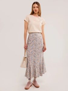 Spódnica damska maxi z wiskozy z motywem kwiatowym Adria 000. Spódnice Big Star, l, bez wzorów, z koronki, boho, maxi. W wyprzedaży za 179,99 zł.