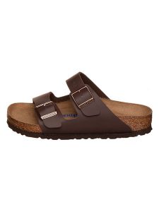 Birkenstock Klapki "Arizona" w kolorze brązowym rozmiar: 39. Brązowe klapki Birkenstock, bez wzorów, z otwartym noskiem, bez obcasa. Za 371,59 zł.