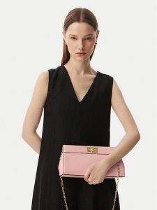 Tommy Hilfiger Torebka Th Modern Clutch AW0AW18727 Różowy jasny. Czerwone torebki klasyczne TOMMY HILFIGER, bez wzorów, ze skóry, bez dodatków. Za 529,99 zł.