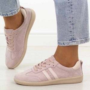 Różowe skórzane półbuty damskie Filippo Dp7508/26. Czerwone półbuty Filippo, na jesień, bez wzorów, z jeansu, bez obcasa, na płaskiej podeszwie, bez zapięcia. Za 219,00 zł.