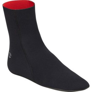 Skarpety surfing z neoprenu 3 mm. Czarne skarpetki OLAIAN, bez wzorów, z neoprenu. Za 89,99 zł.