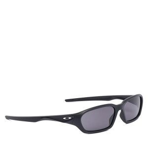 Okulary przeciwsłoneczne Oakley. Czarne okulary przeciwsłoneczne Oakley. Za 609,99 zł.