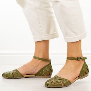 Khaki skórzane sandały damskie Porronet 3100. Brązowe sandały Porronet, bez wzorów, z jeansu, bez obcasa, na płaskiej podeszwie, bez zapięcia. Za 299,00 zł.