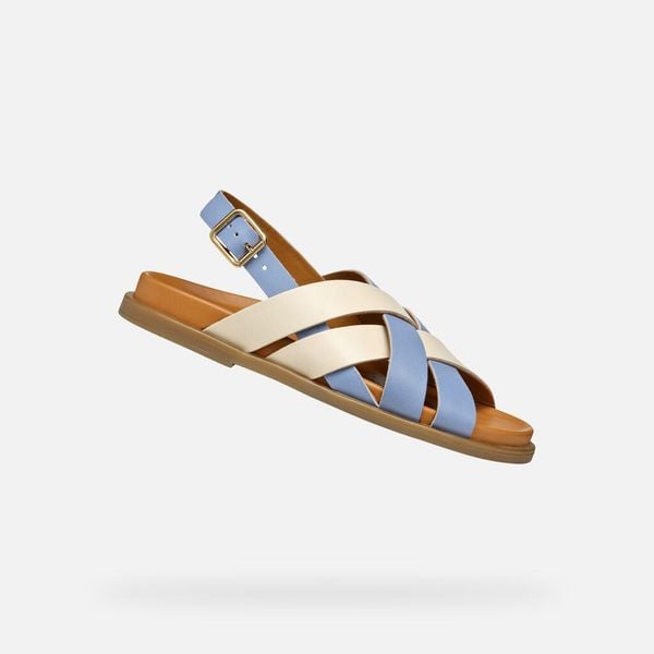 Sandały damskie Geox Adelash. Brązowe sandały Geox, bez wzorów, bez obcasa, bez zapięcia. W wyprzedaży za 299,00 zł.