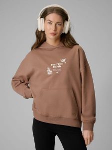 4F Bluza dresowa loose z kapturem damska - beżowa XS. Brązowe bluzy 4f, xs, bez wzorów, z bawełny, z kapturem. Za 189,99 zł.