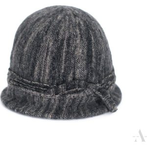 Czapka damska Klasyczny melanż czarna. Czapki marki Art of Polo. Za 61,09 zł.