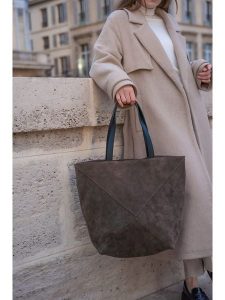 Maison héritage PARIS Skórzany shopper bag "Cruza" w kolorze brązowym - 31 x 42 x 16 cm rozmiar: onesize. Brązowe shopper bag Maison héritage PARIS, bez wzorów, z materiału, na ramię, bez dodatków. Za 391,99 zł.