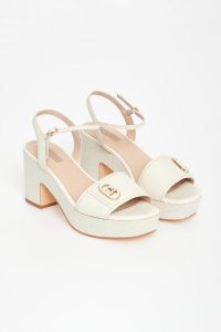 Sandały damskie skórzane na słupku LIU JO. Sandały Liu Jo, bez wzorów, bez obcasa, na słupku, bez zapięcia. Za 559,00 zł.