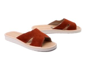 METEOR 118 Boho rudy, kapcie damskie. Brązowe kapcie Meteor, bez wzorów. Za 44,99 zł.