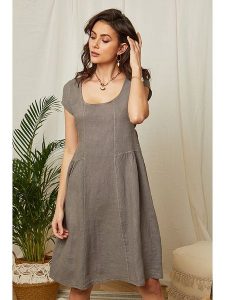 Lin Passion Lniana sukienka w kolorze szarobrązowym rozmiar: 34/36. Brązowe sukienki Lin Passion, bez wzorów, ze lnu, klasyczne, bez kołnierzyka, bez ramiączek, midi, rozkloszowane. Za 163,95 zł.