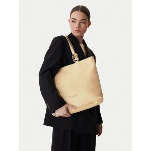Torebka LOVE MOSCHINO. Brązowe shopper bag LOVE MOSCHINO, bez wzorów, bez dodatków. Za 787,99 zł.