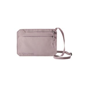 Saszetka Eagle Creek Undercover RFID Neck Wallet - orchid. Czerwone nerki i saszetki EAGLE CREEK, bez wzorów. Za 102,99 zł.