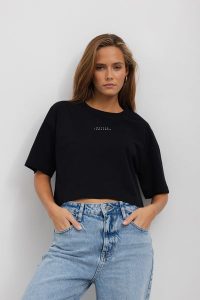 T-SHIRT PENNY "BETTER TOGETHER" CZARNY S - Flawless. Czarne t-shirty Flawless, s, bez wzorów, z bawełny, bez kołnierzyka, bez ramiączek. Za 168,00 zł.