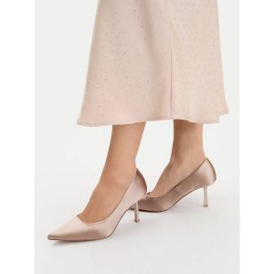 Szpilki Steve Madden. Czerwone szpilki Steve Madden, bez wzorów, bez obcasa. Za 424,99 zł.