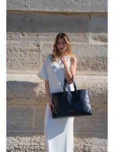 Maison héritage PARIS Skórzany shopper bag "Gianni" w kolorze czarnym - 48 x 30 x 11 cm rozmiar: onesize. Czarne shopper bag Maison héritage PARIS, bez wzorów, z materiału, na ramię, bez dodatków. Za 384,71 zł.
