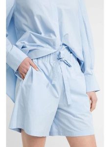 Josephine & Co Szorty "Dennis" w kolorze błękitnym rozmiar: 42. Niebieskie szorty Josephine & Co, bez wzorów, z bawełny, z podwyższonym stanem. Za 132,67 zł.