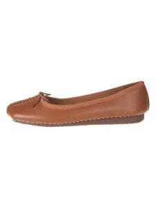 Clarks Skórzane baleriny "Freckle Ice" w kolorze jasnobrązowym rozmiar: 38. Brązowe balerinki Clarks, bez wzorów, bez obcasa, bez zapięcia. Za 184,95 zł.