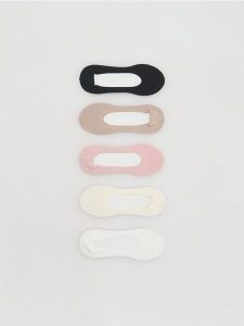 Stopki 5 pack - różowy. Czerwone skarpetki Reserved, bez wzorów. Za 59,99 zł.