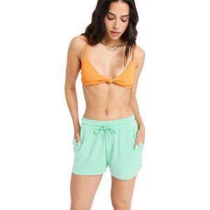 Dla Kobiety SURFING BY MOONLIGHT Zielony. Zielone szorty Roxy, bez wzorów, z elastanu. Za 179,99 zł.