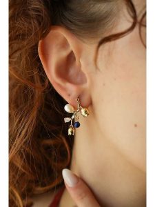 Pierres delicates Pozłacane kolczyki z ametystem i kocim okiem rozmiar: onesize. Niebieskie kolczyki Pierres delicates, z ametystem, pozłacane. Za 56,99 zł.