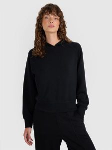 4F Bluza dresowa nierozpinana z modalem damska - czarna XL. Czarne bluzy 4f, l, bez wzorów, z dresówki, z kapturem. W wyprzedaży za 169,99 zł.