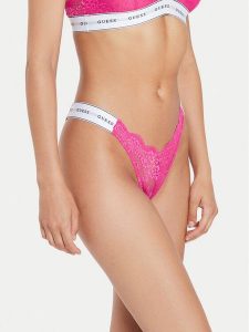 Guess Stringi O3RE08 KBBT0 Różowy. Czerwone stringi Guess, z aplikacjami, z syntetyku. Za 89,99 zł.