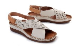 Pikolinos CADAQUES W8K-0848C1 NATA, sandały damskie. Brązowe sandały Pikolinos, bez wzorów, ze skóry, bez obcasa, bez zapięcia. Za 544,90 zł.